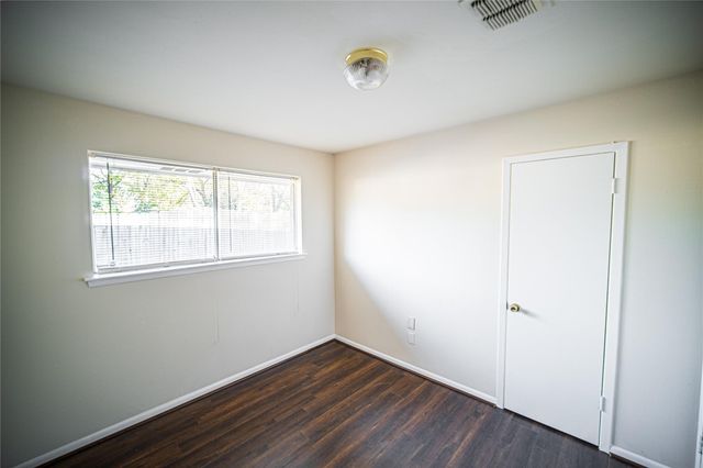 1327 Diplomat Way, Houston, TX 77088