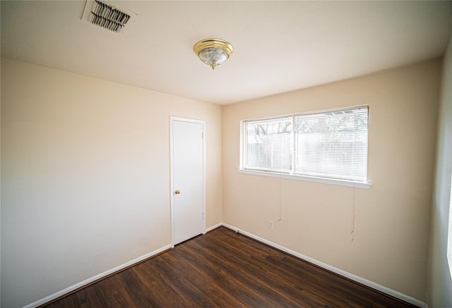 1327 Diplomat Way, Houston, TX 77088