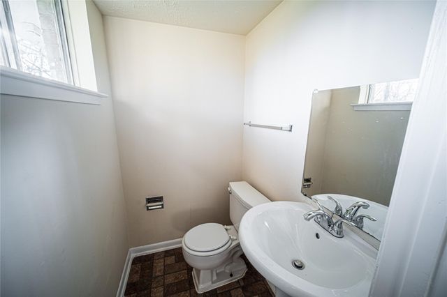 1327 Diplomat Way, Houston, TX 77088