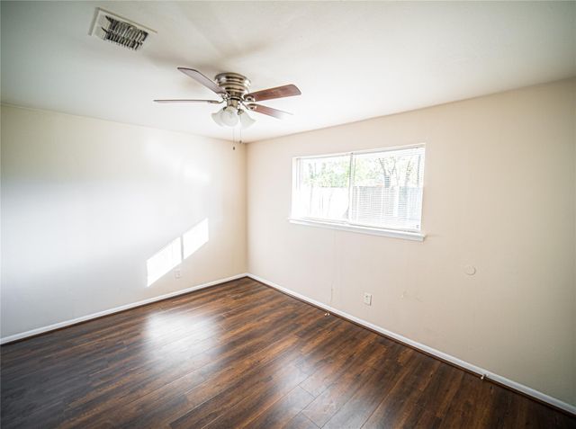 1327 Diplomat Way, Houston, TX 77088