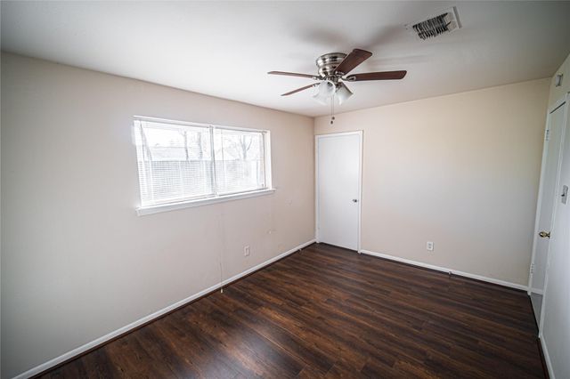1327 Diplomat Way, Houston, TX 77088