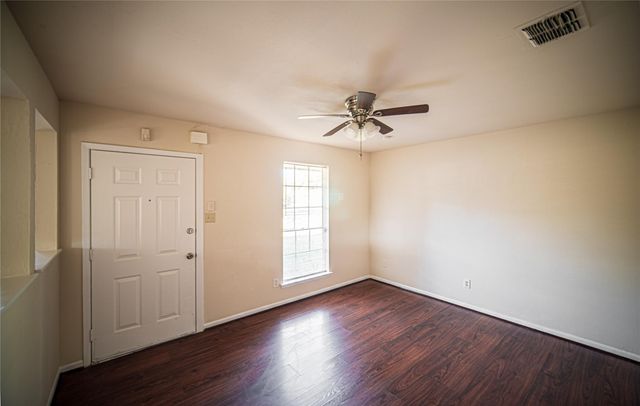 1327 Diplomat Way, Houston, TX 77088