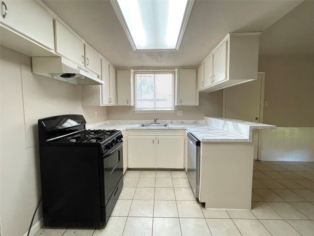 1327 Diplomat Way, Houston, TX 77088
