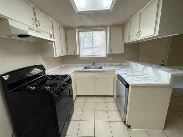 1327 Diplomat Way, Houston, TX 77088