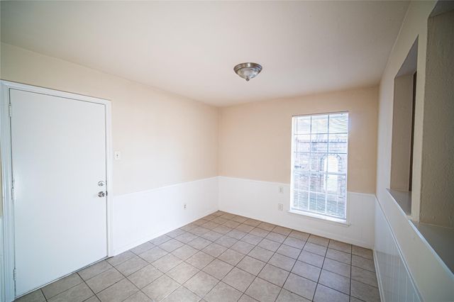1327 Diplomat Way, Houston, TX 77088