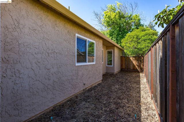 2802 Buttercup Ct, Antioch, CA 94531