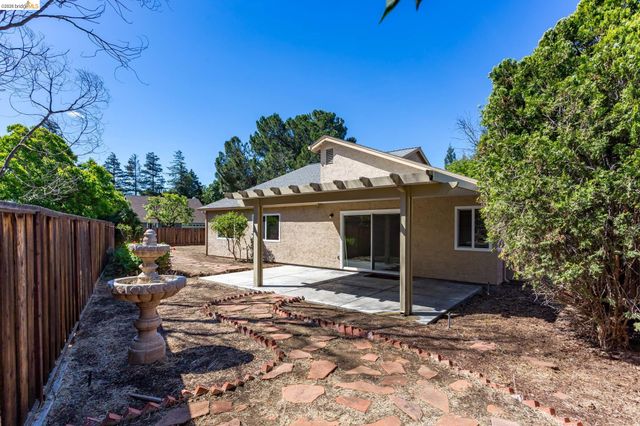 2802 Buttercup Ct, Antioch, CA 94531