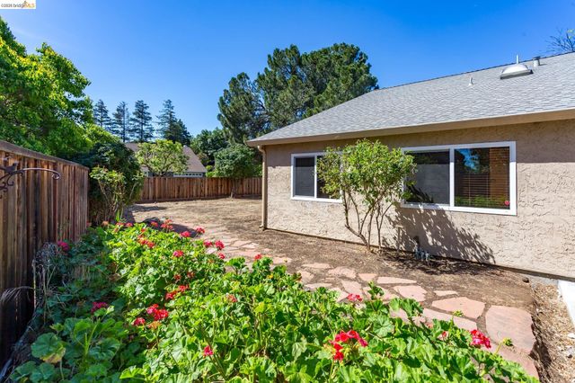 2802 Buttercup Ct, Antioch, CA 94531
