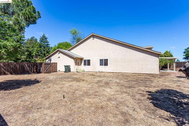 2802 Buttercup Ct, Antioch, CA 94531