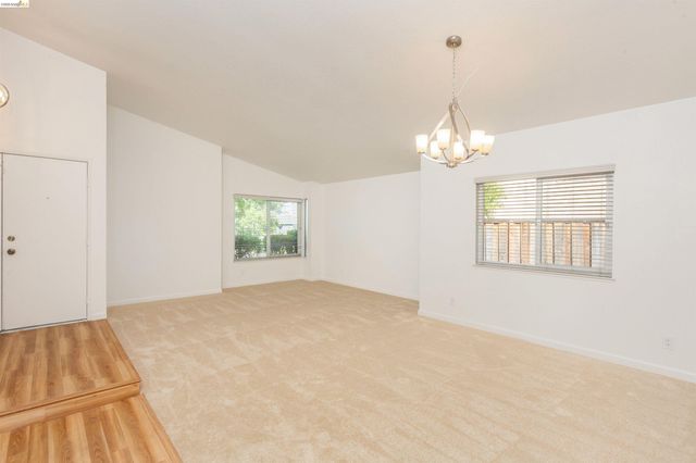 2802 Buttercup Ct, Antioch, CA 94531