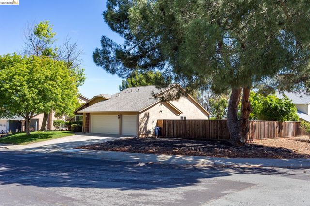 2802 Buttercup Ct, Antioch, CA 94531