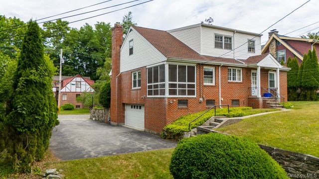 10 Degarmo Place, Poughkeepsie, NY 12601