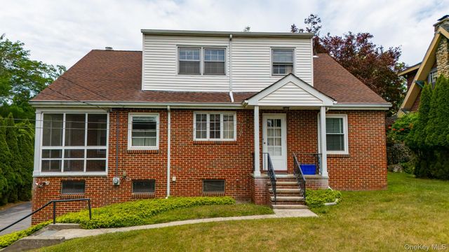 10 Degarmo Place, Poughkeepsie, NY 12601