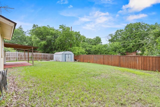 145 Price Drive, Lewisville, TX 75067