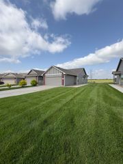 2805-2807 W 55th Ct N, Wichita, KS 67204