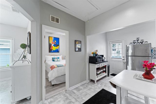 914 N 8TH STREET N 1, St Petersburg, FL 33701