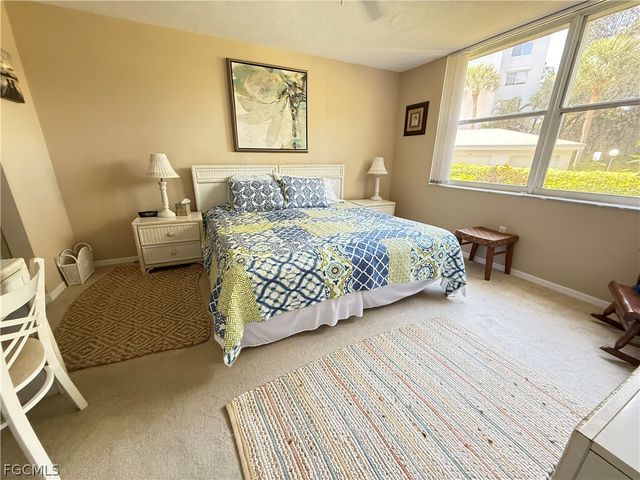 285 Naples Cove DR 1102, Naples, FL 34110