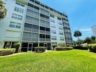285 Naples Cove DR 1102, Naples, FL 34110