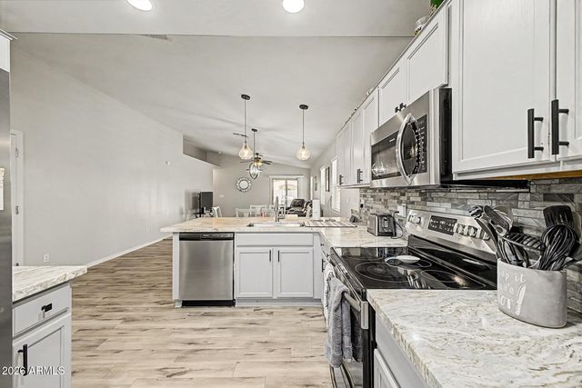 900 W BROADWAY Avenue 42, Apache Junction, AZ 85120