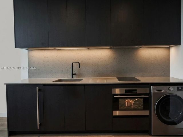 20 NE 11th ST 3212b, Miami, FL 33132