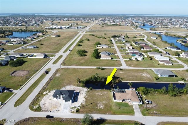 806 NW 28th PL, Cape Coral, FL 33993