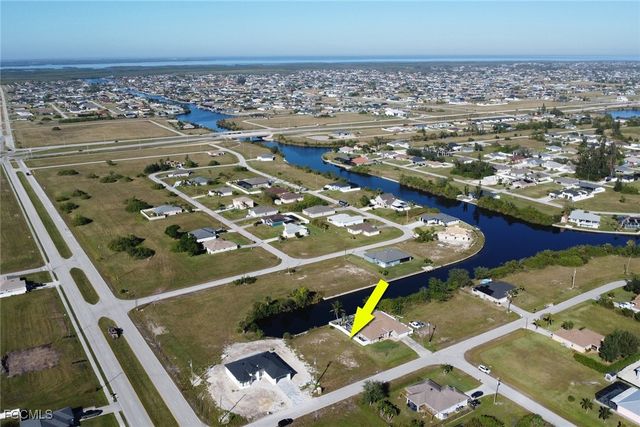 806 NW 28th PL, Cape Coral, FL 33993