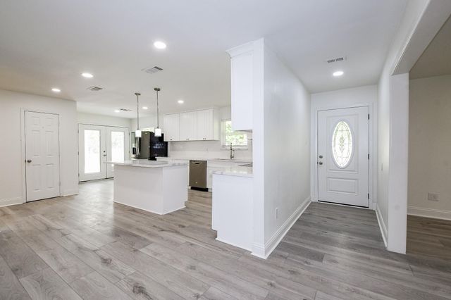 527 Fm 787 Road E, Cleveland, TX 77327