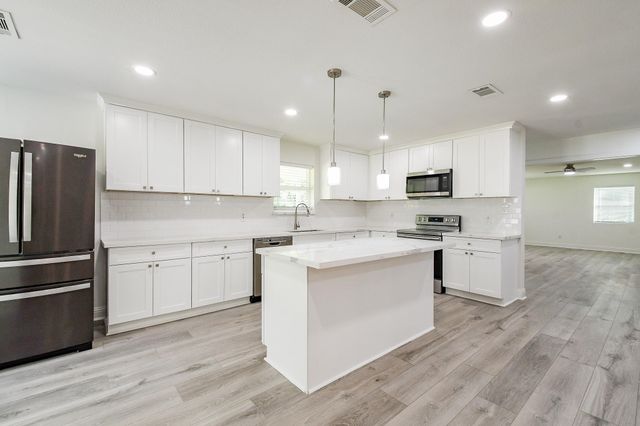 527 Fm 787 Road E, Cleveland, TX 77327