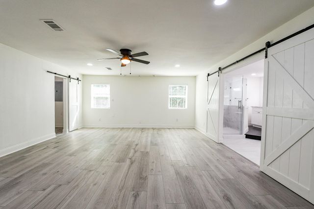 527 Fm 787 Road E, Cleveland, TX 77327