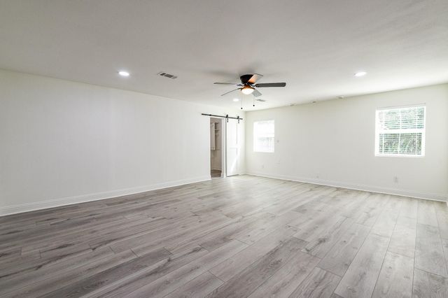 527 Fm 787 Road E, Cleveland, TX 77327
