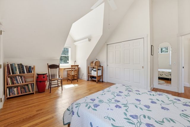 110 Turkey Hill Rd, Northampton, MA 01062