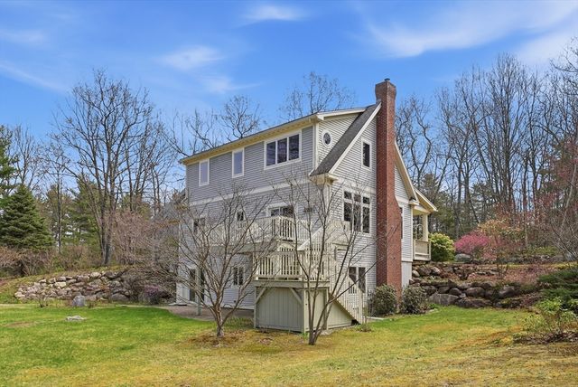 110 Turkey Hill Rd, Northampton, MA 01062