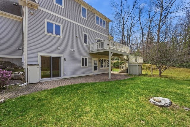 110 Turkey Hill Rd, Northampton, MA 01062