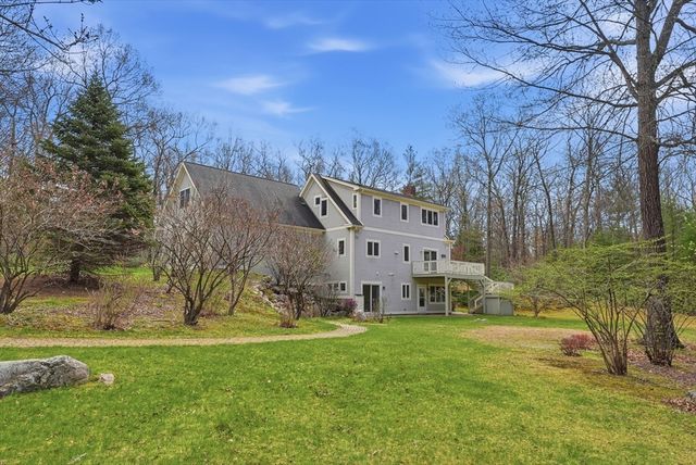 110 Turkey Hill Rd, Northampton, MA 01062