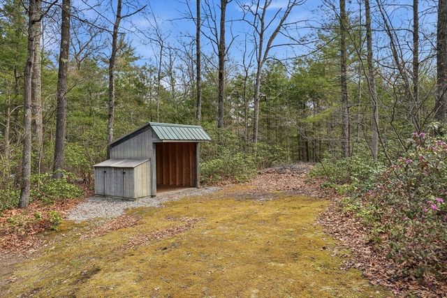 110 Turkey Hill Rd, Northampton, MA 01062