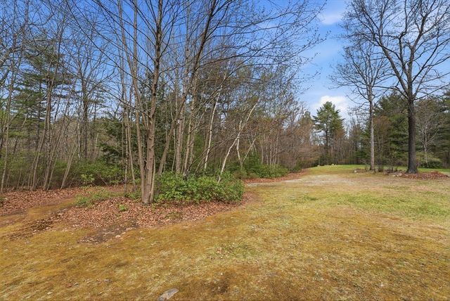 110 Turkey Hill Rd, Northampton, MA 01062