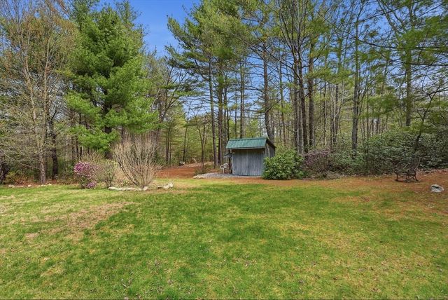 110 Turkey Hill Rd, Northampton, MA 01062