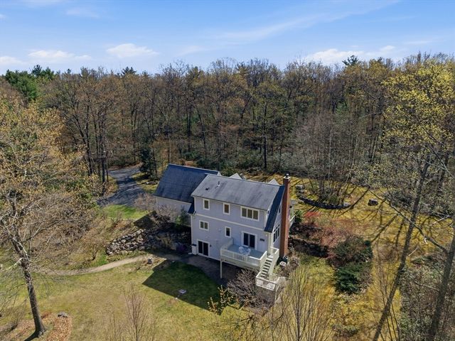 110 Turkey Hill Rd, Northampton, MA 01062