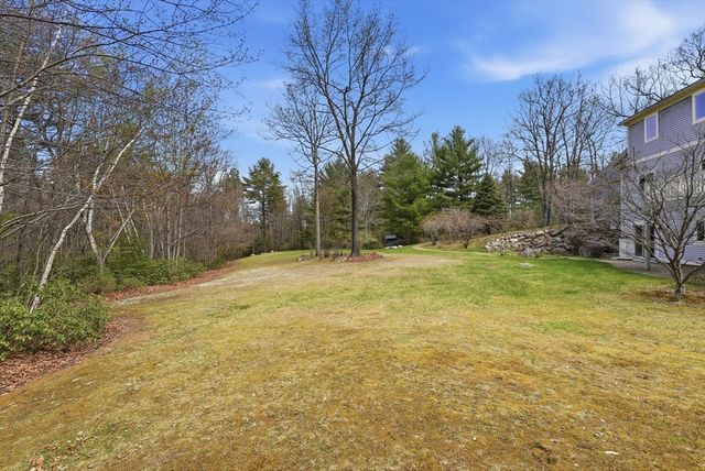 110 Turkey Hill Rd, Northampton, MA 01062