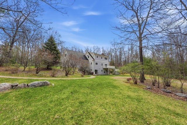 110 Turkey Hill Rd, Northampton, MA 01062