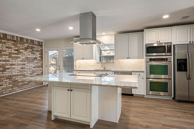 10521 Sandpiper Lane, Dallas, TX 75230