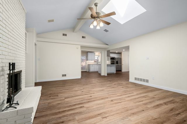 10521 Sandpiper Lane, Dallas, TX 75230