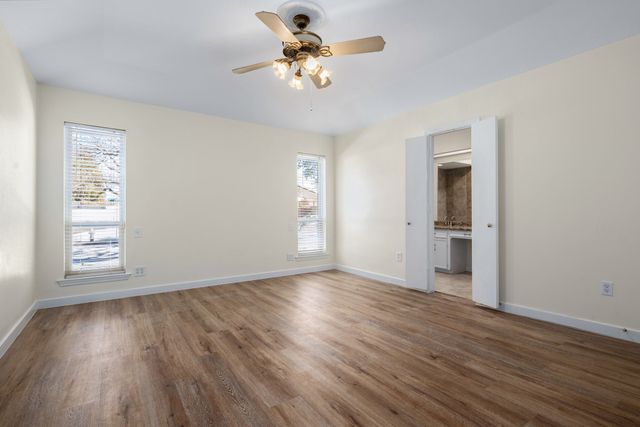 10521 Sandpiper Lane, Dallas, TX 75230