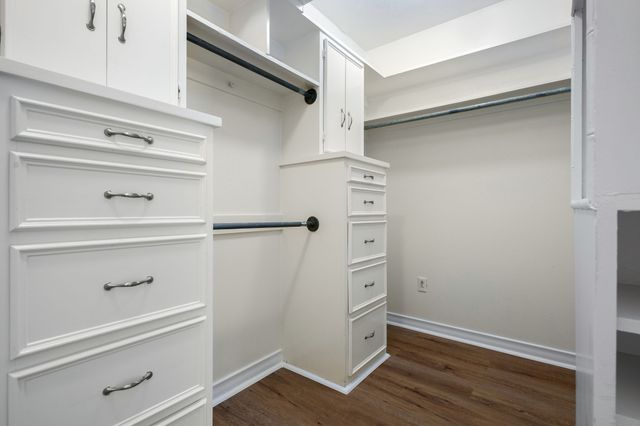 10521 Sandpiper Lane, Dallas, TX 75230