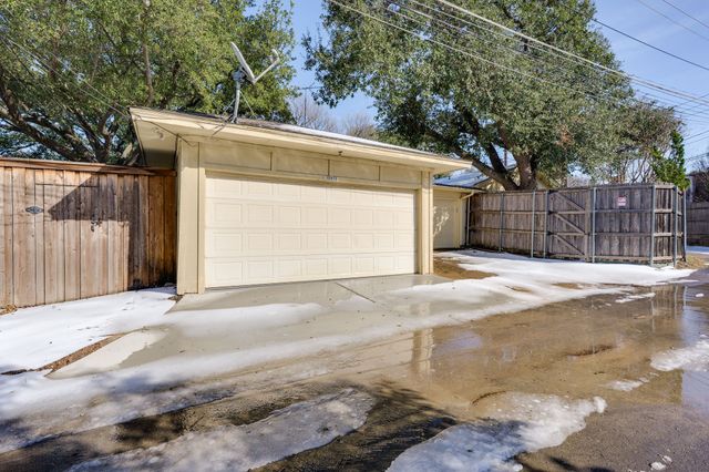 10521 Sandpiper Lane, Dallas, TX 75230