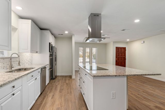 10521 Sandpiper Lane, Dallas, TX 75230