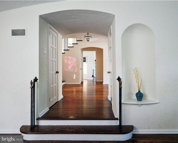 617 HARRITON RD, Bryn Mawr, PA 19010
