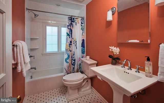 617 HARRITON RD, Bryn Mawr, PA 19010