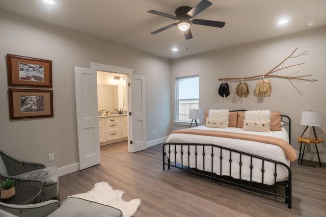 306 String Prairie WAY, Smithville, TX 78957