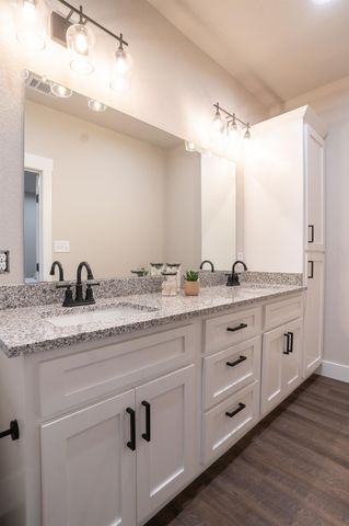 306 String Prairie WAY, Smithville, TX 78957